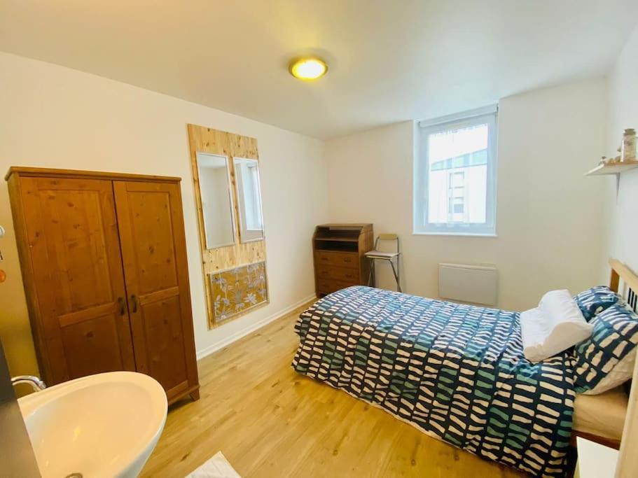 Appartement Renove Et Lumineux. Calais Exteriör bild